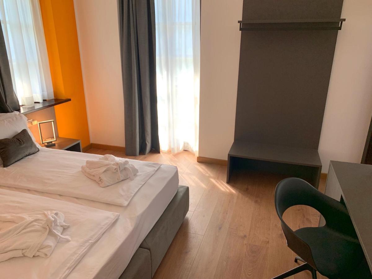 Guest House Le Cassandre Sondrio Exterior foto